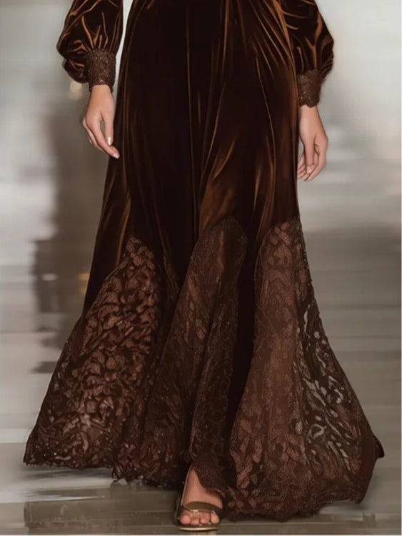 Beatrice | Rochie Maxi din Catifea cu Guler Înalt și Mâneci Tip Balon din Dantelă Patchwork
