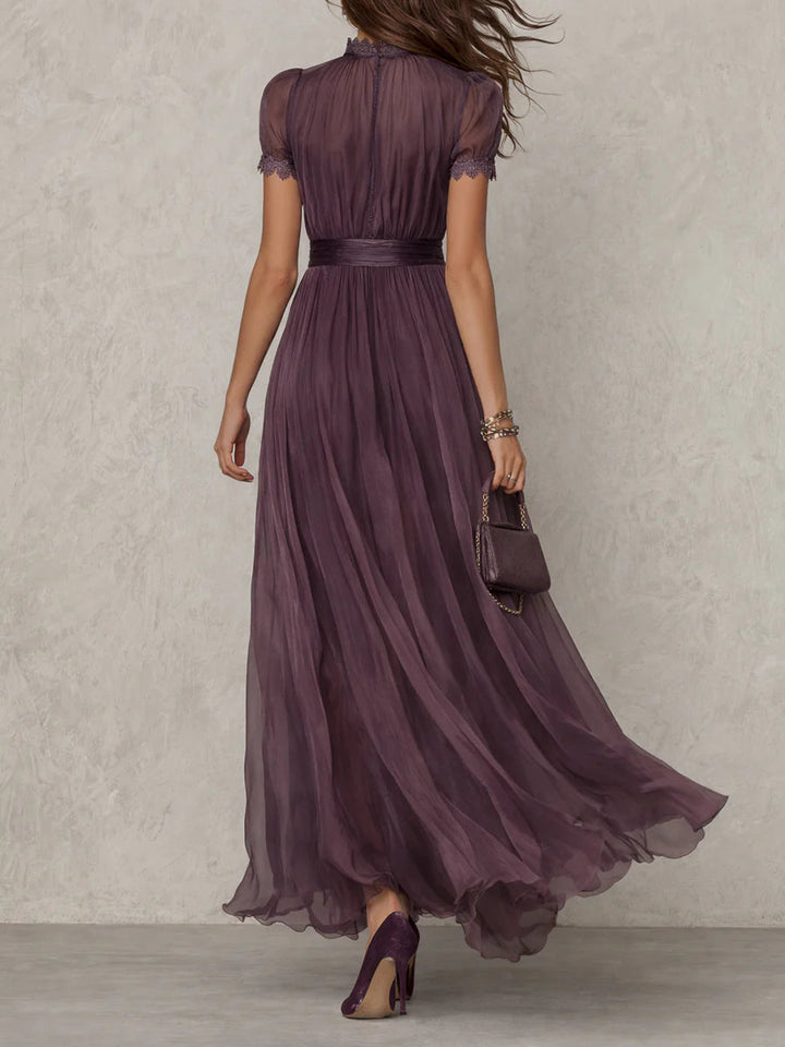 Flavia | Rochie lungă violet cu decolteu în V, căptușită cu dantelă din șifon