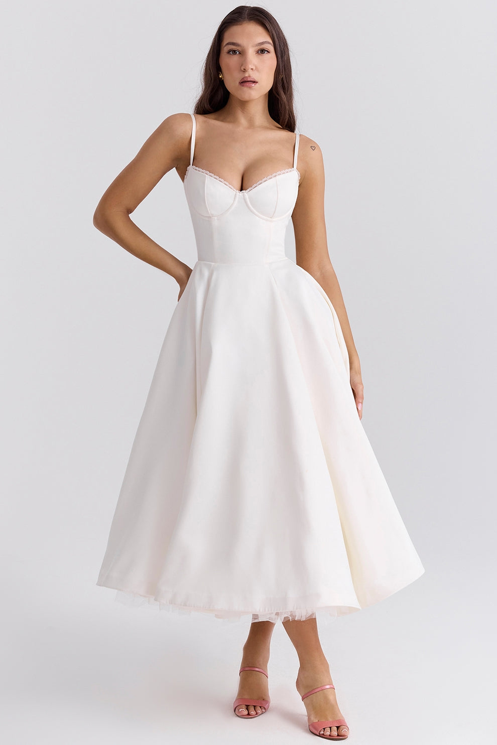 Arestina - Rochie din tul la modă