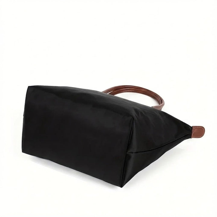 Modern and elegant bag